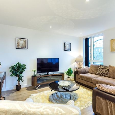 2 Bed Property Close To Heathrow Airport Hounslow Exterior foto