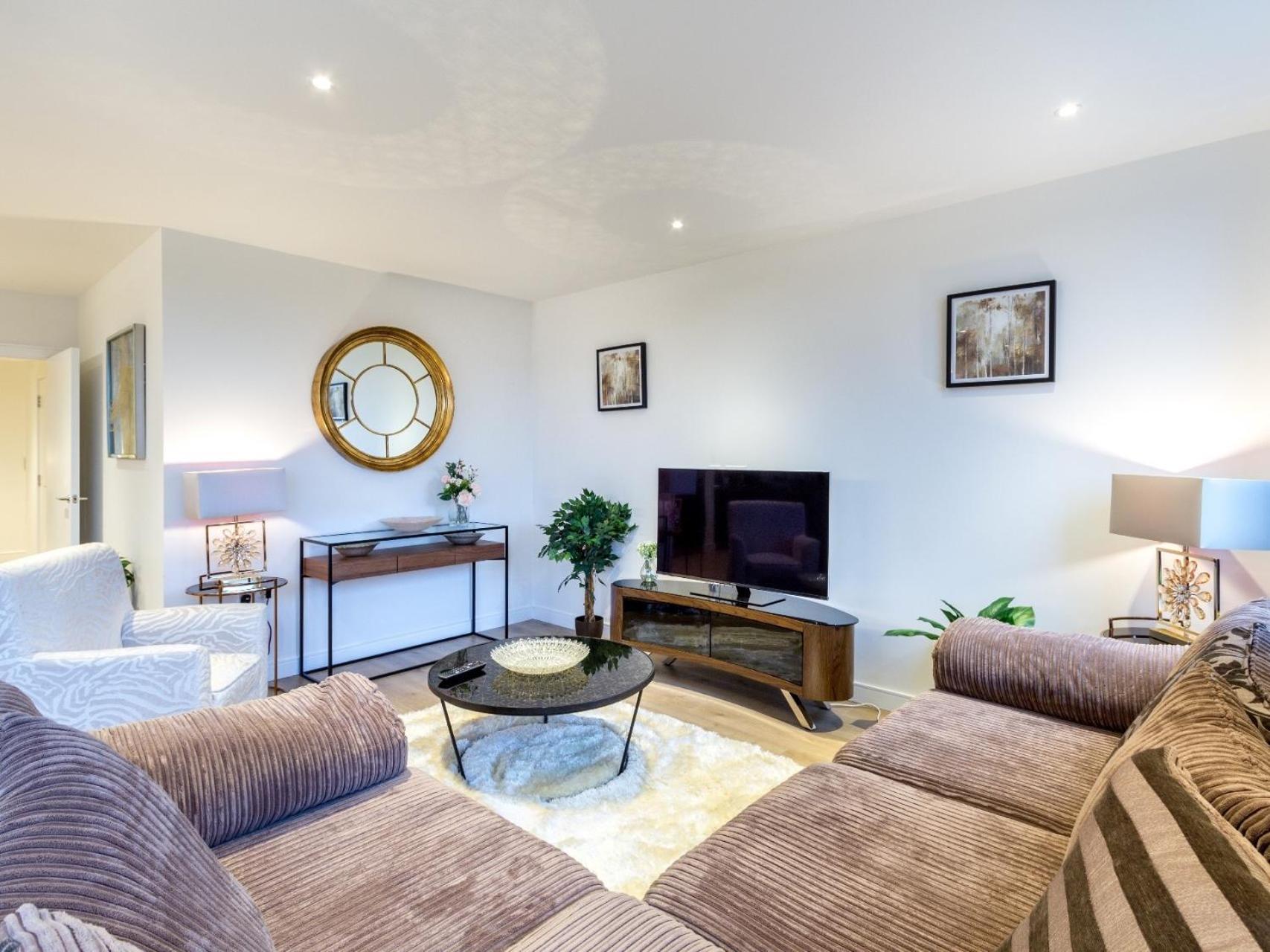2 Bed Property Close To Heathrow Airport Hounslow Exterior foto